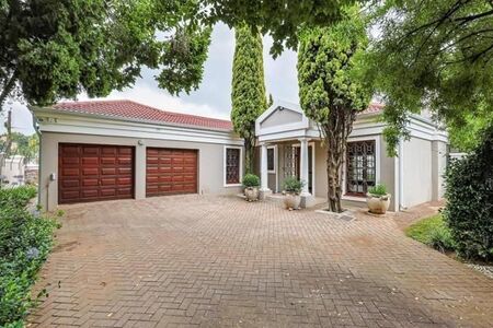 3 Bedroom House in Brooklyn