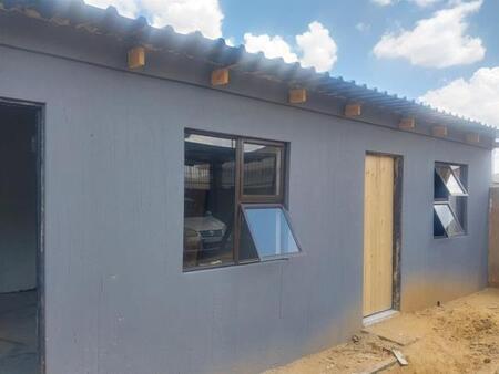 1 Bedroom House in Lehae