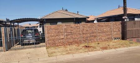 2 Bedroom House in Protea Glen