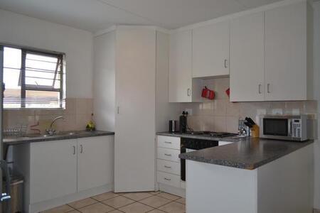 2 Bedroom Apartment in Sunninghill