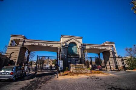 2 Bedroom Apartment in Dainfern