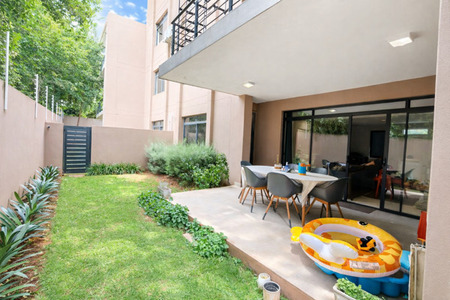 2 Bedroom Apartment in Rosebank