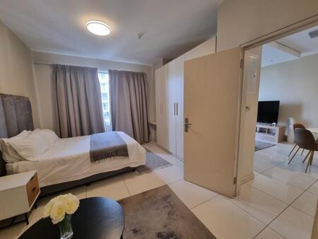 2 Bedroom Apartment in Rosebank