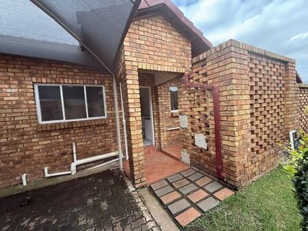 2 Bedroom Townhouse in Mondeor