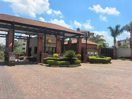 2 Bedroom Townhouse in Bedfordview