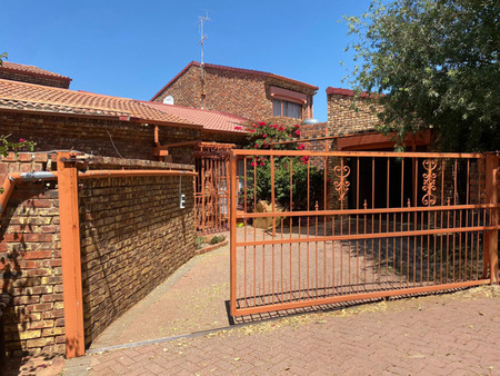 3 Bedroom Townhouse in Riebeeckstad