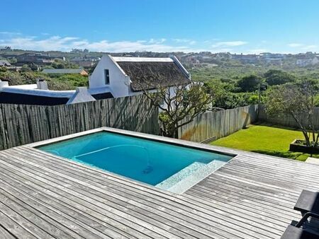 5 Bedroom House in Cape St Francis