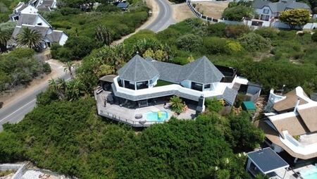 4 Bedroom House in St Francis Bay