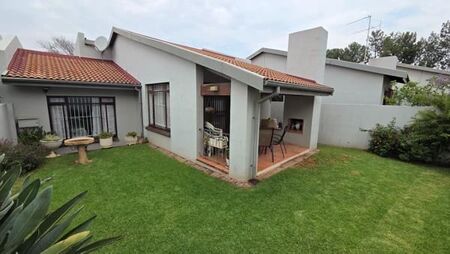 3 Bedroom Simplex in Die Hoewes