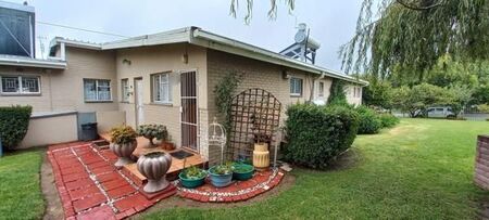 2 Bedroom Townhouse in Eureka
