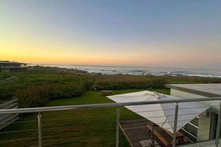 5 Bedroom House in Cape St Francis