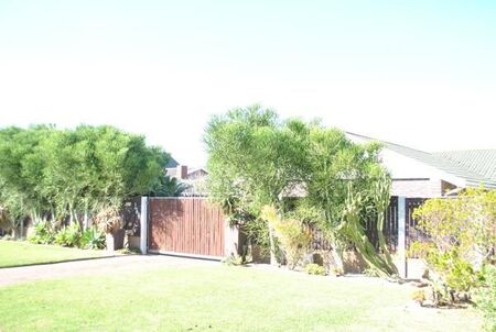 3 Bedroom House in Cape St Francis