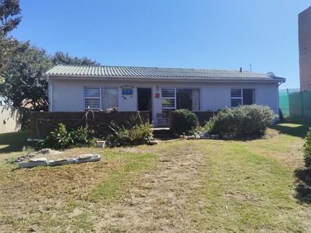 3 Bedroom House in Cape St Francis