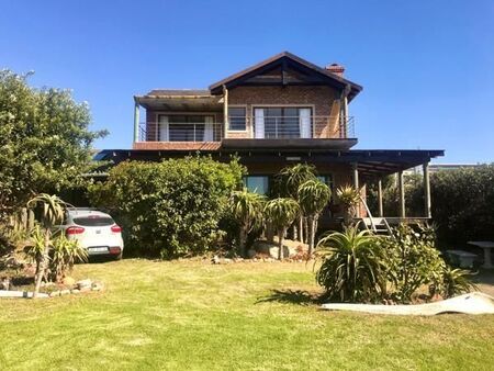 4 Bedroom House in Cape St Francis