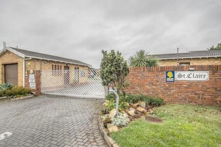 2 Bedroom Townhouse in Broadwood