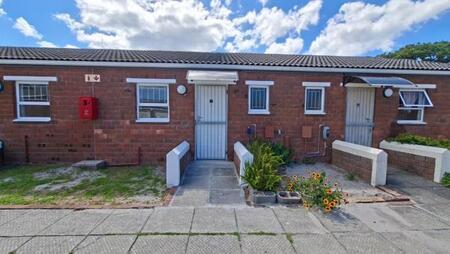 Studio Apartment in Westcliff