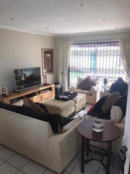 3 Bedroom House in Sunningdale
