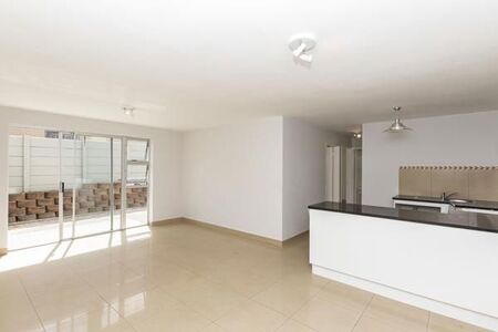 3 Bedroom Apartment in Wynberg