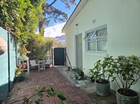 1 Bedroom Apartment in Constantia