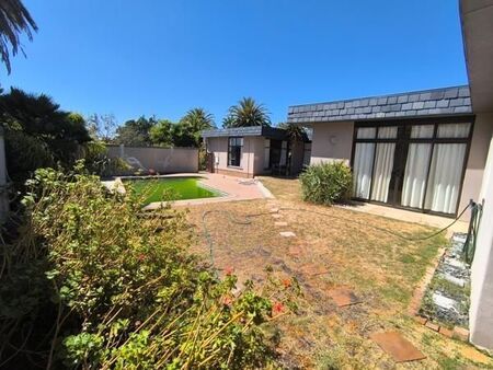4 Bedroom House in Durbanville Central