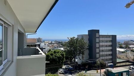 2 Bedroom Apartment in Sea Point