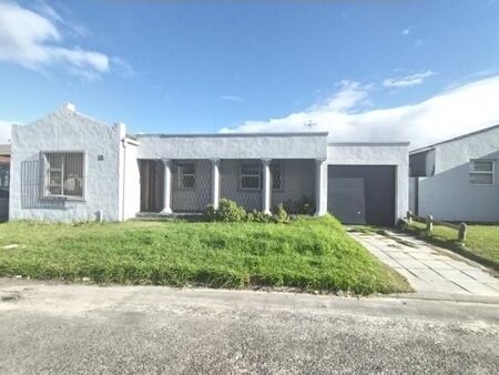 3 Bedroom House in Blue Downs