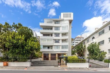 2 Bedroom Apartment in Sea Point