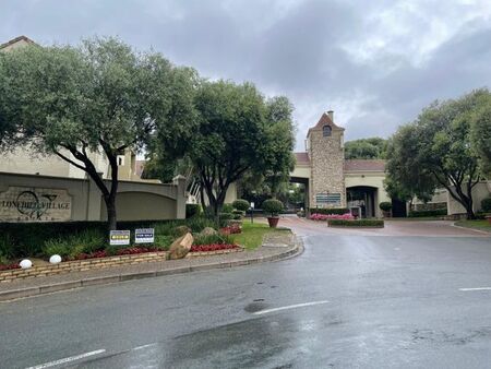 2 Bedroom duplex townhouse - sectional to rent in Lonehill, Sandton