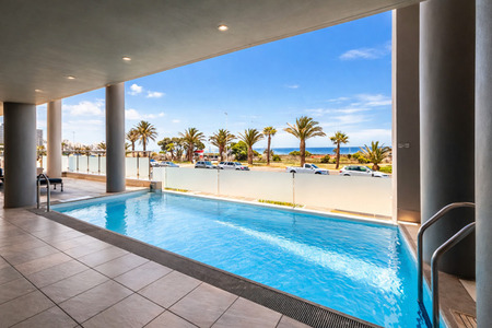 2 Bedroom Apartment in Mouille Point