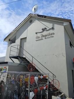 0.5 Bedroom Flat in Wellington Central