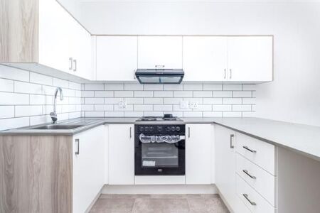 2 Bedroom Apartment in Somerset West Central