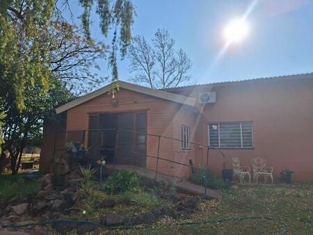 6 Bedroom House in Postmasburg