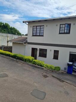 3 Bedroom Duplex in Mariannhill Park