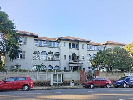 3 Bedroom Apartment in Essenwood