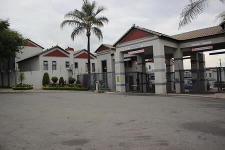 2 Bedroom Apartment in Honeydew