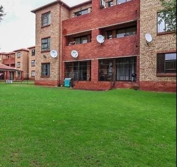 2 Bedroom Apartment in Weltevreden Park