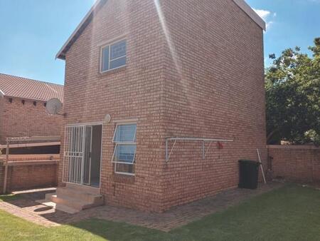 2 Bedroom Townhouse in Wilgeheuwel