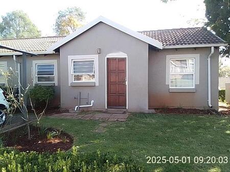 2 Bedroom Townhouse in Weltevreden Park
