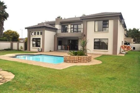 4 Bedroom House in Silver Lakes Golf Estate