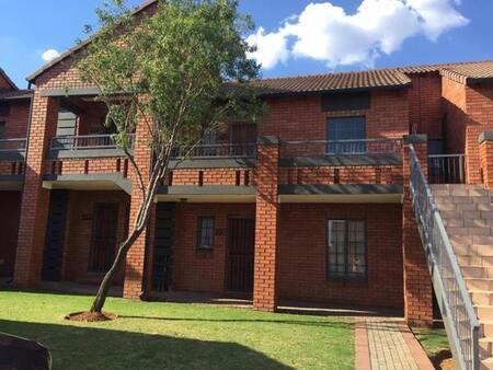 2 Bedroom Townhouse in Mooikloof Ridge