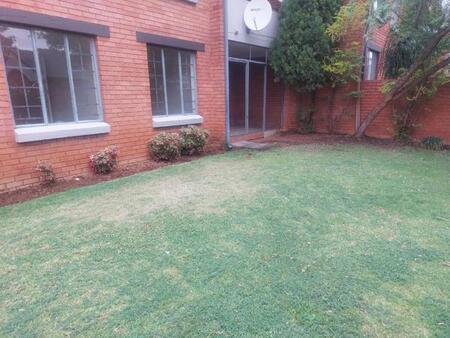 2 Bedroom Townhouse in Mooikloof Ridge
