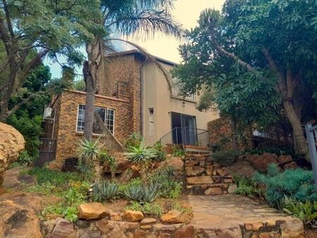 2 Bedroom Townhouse in Murrayfield