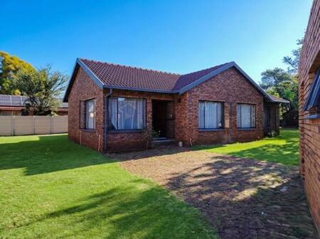 3 Bedroom House in Doornpoort