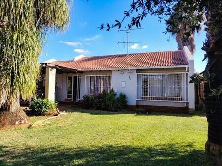 2 Bedroom House in Doornpoort