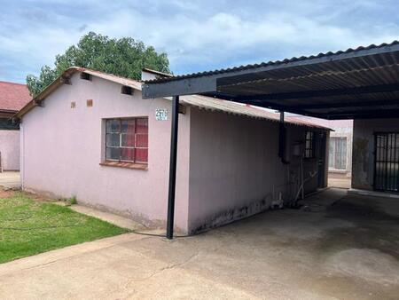 2 Bedroom House in Mabopane