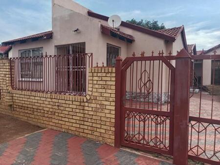 3 Bedroom House in Mabopane