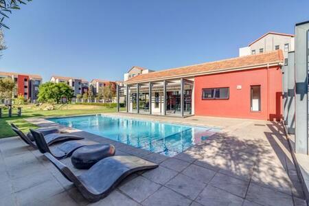 2 Bedroom Apartment in Fourways