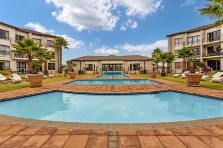 2 Bedroom Flat in Wendywood