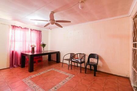 3 Bedroom House in Westbury