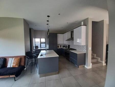 3 Bedroom House in Olivedale